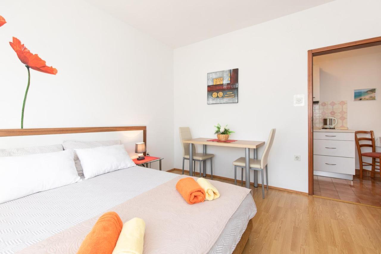 Apartmani Braut Kornić Kültér fotó