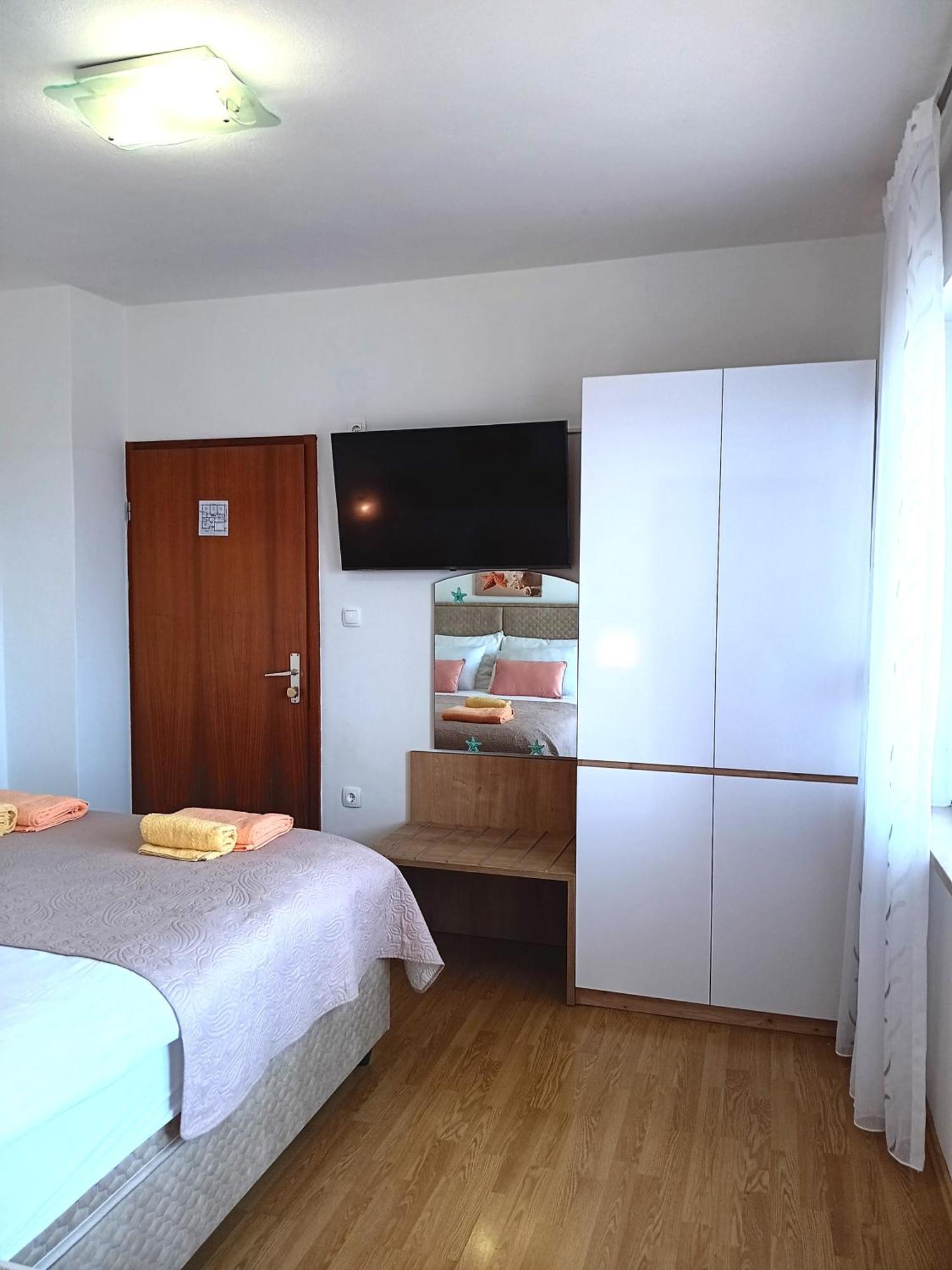 Apartmani Braut Kornić Kültér fotó